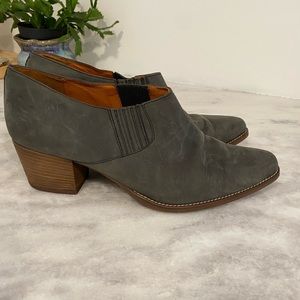 Madewell Size 10 Erin Ankle Boot Grey Leather Western Pointed Toe Stacked Heel